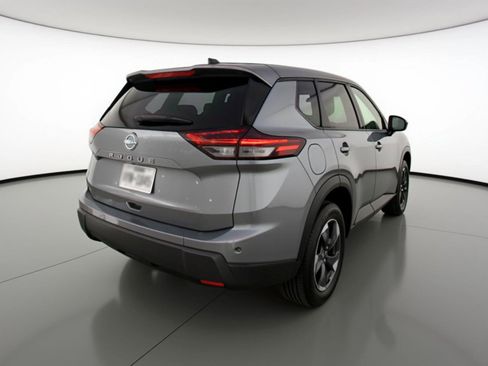 Used 2025 Nissan Rogue SV image 9