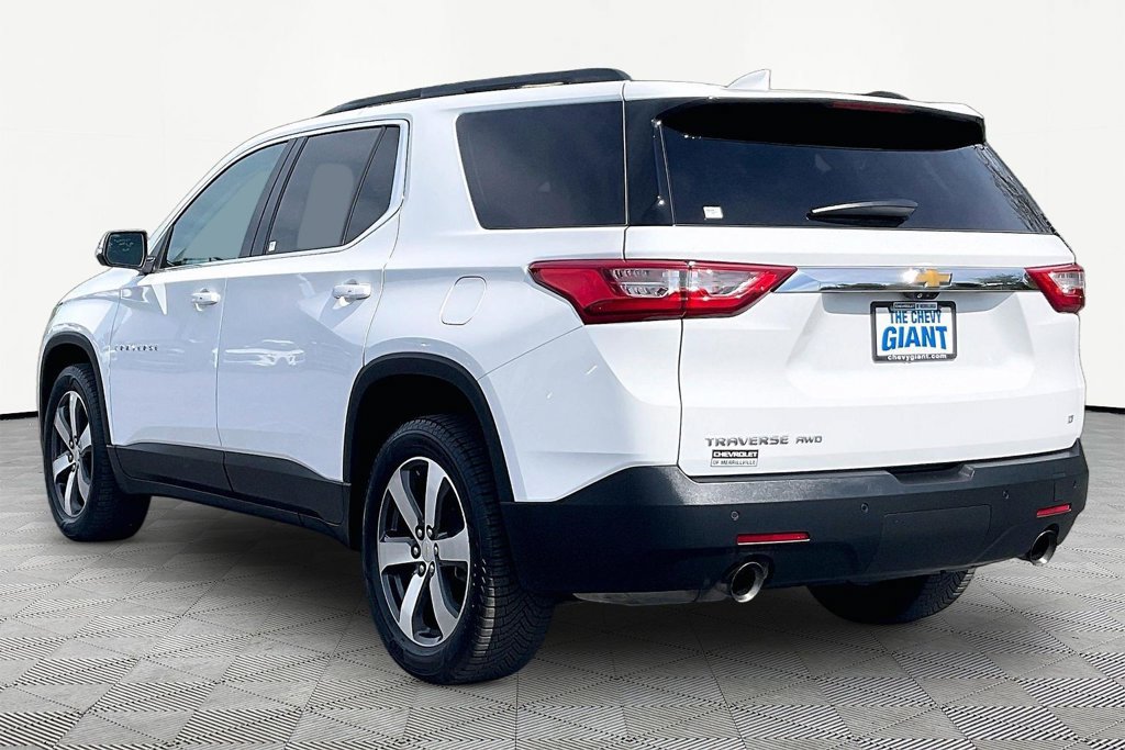 Used 2021 Chevrolet Traverse LT w/ LT Premium Package AWD/4WD image 4