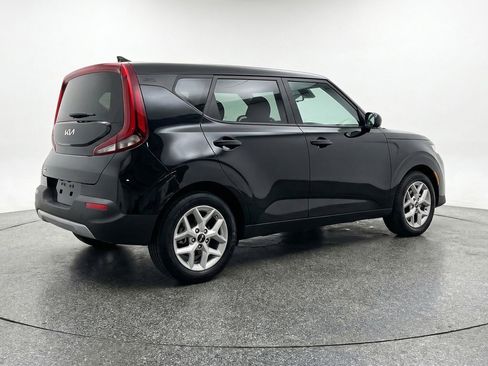 Used 2025 Kia Soul LX w/ LX Technology Package image 9