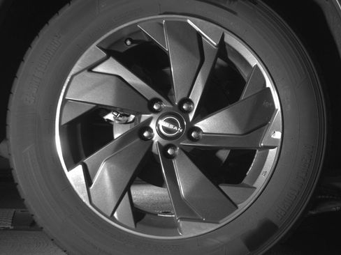 Used 2025 Nissan Rogue SV image 15