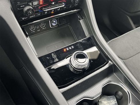 New 2025 Jeep Grand Cherokee L Altitude image 17