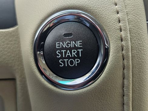 Used 2013 Lexus LX 570 4WD w/ Luxury Pkg image 23