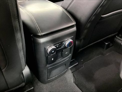 Used 2022 Ford Explorer XLT w/ Equipment Group 202A AWD/4WD image 9