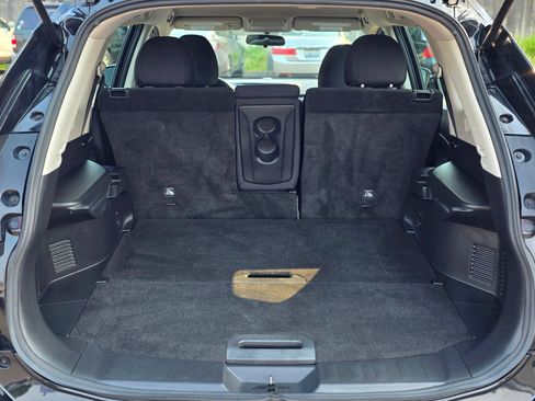 Used 2020 Nissan Rogue SV FWD image 46