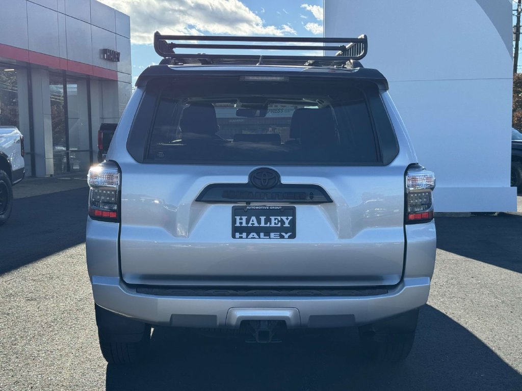 Used 2021 Toyota 4Runner Venture w/ Moonroof Package AWD/4WD image 23