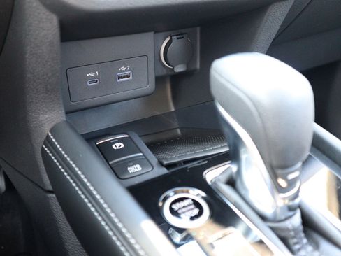 Used 2024 Nissan Kicks SV image 27