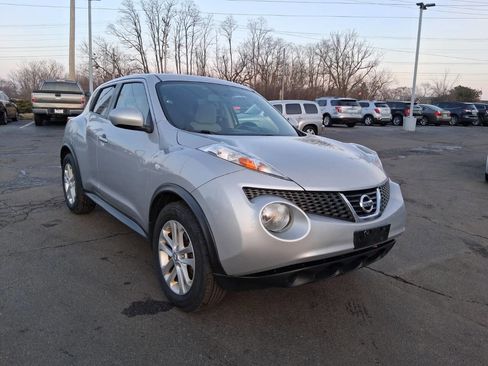 Used 2014 Nissan Juke SV image 3
