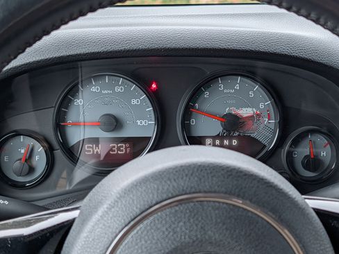 Used 2016 Jeep Wrangler Unlimited Sahara image 19