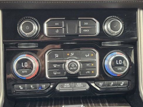 Used 2023 GMC Yukon XL Denali RWD image 19