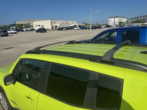 Used 2018 Jeep Renegade Latitude w/ Popular Equipment Group image 10