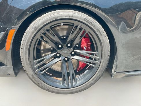 Used 2019 Chevrolet Camaro ZL1 RWD image 31