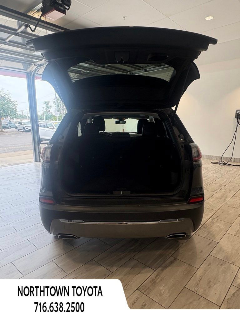 Used 2022 Jeep Cherokee Limited AWD/4WD image 8