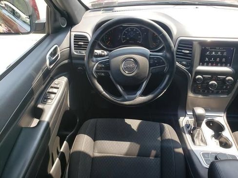 Used 2021 Jeep Grand Cherokee Laredo AWD/4WD image 17