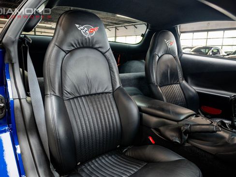 Used 2004 Chevrolet Corvette Z06 w/ Z06 Preferred Equipment Group RWD image 15