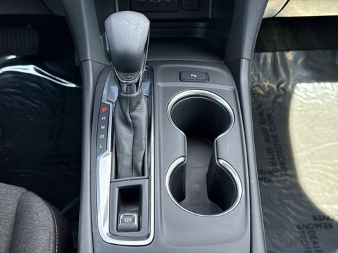 Used 2024 Chevrolet Equinox LT AWD/4WD image 13