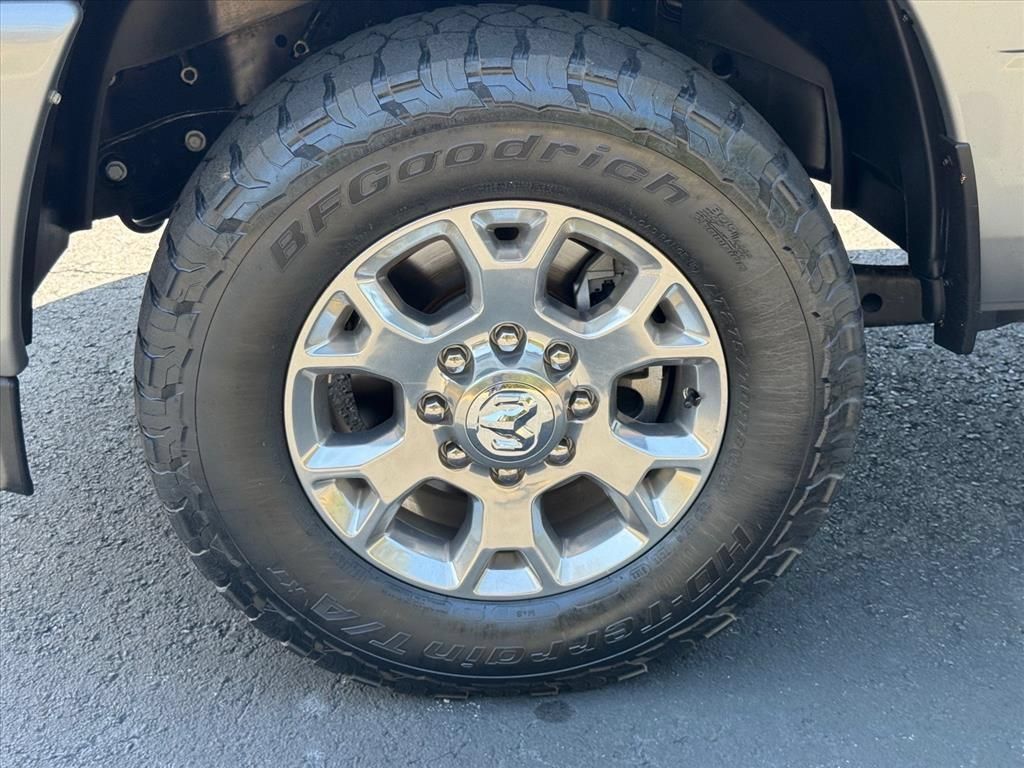 Used 2024 RAM 2500 Laramie AWD/4WD image 9