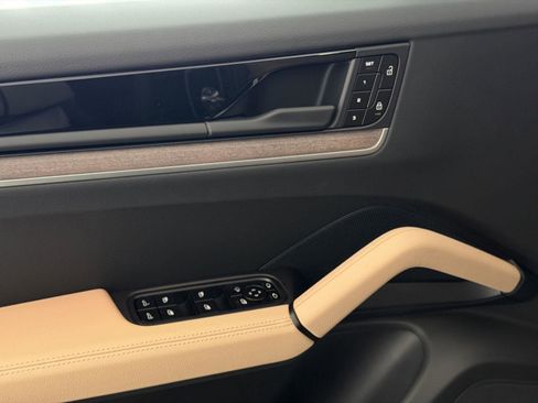 New 2026 Porsche Cayenne image 14