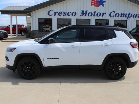 Used 2022 Jeep Compass Latitude w/ Convenience Group AWD/4WD image 8