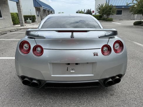 Used 2016 Nissan GT-R Premium AWD/4WD image 6