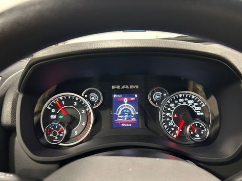 Used 2024 RAM 3500 Tradesman w/ Chrome Appearance Group image 19