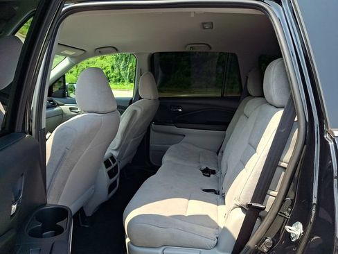 Used 2021 Honda Pilot LX image 10