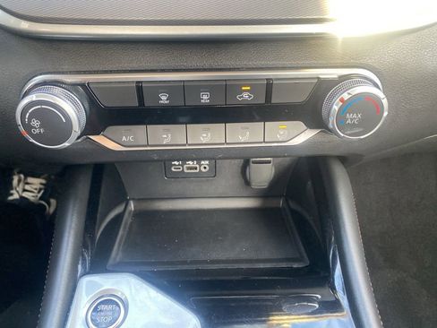 Used 2024 Nissan Altima 2.5 SR image 24