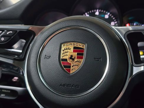 Used 2016 Porsche Macan S image 21