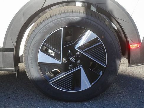 New 2026 Hyundai Ioniq 5 SEL image 12