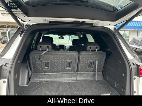 Used 2023 Chevrolet Traverse LT w/ LPO, Floor Liner Package AWD/4WD image 12