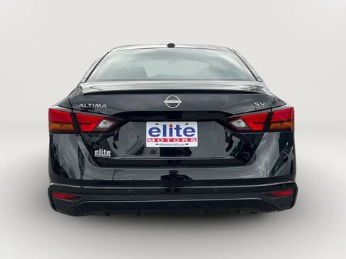 Used 2024 Nissan Altima 2.5 SV image 5