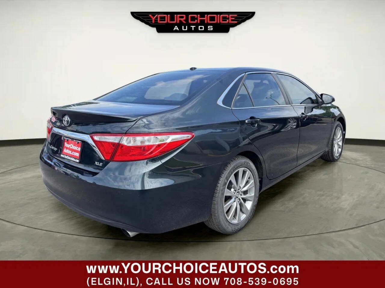 Used 2017 Toyota Camry XLE w/ Moonroof Package FWD image 6