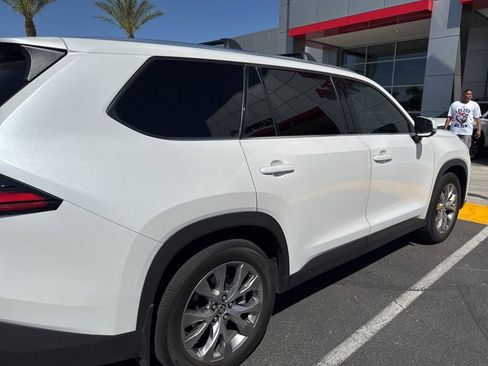 Used 2024 Toyota Grand Highlander Limited image 8