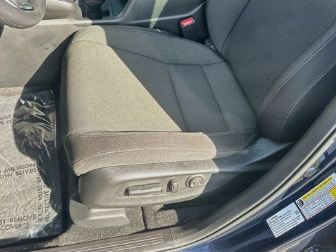Used 2025 Honda CR-V EX image 18