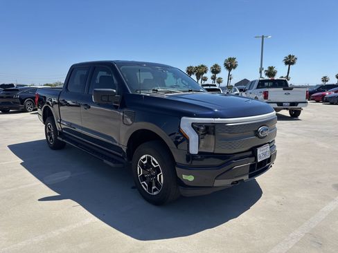 Used 2023 Ford F150 Lightning XLT image 4