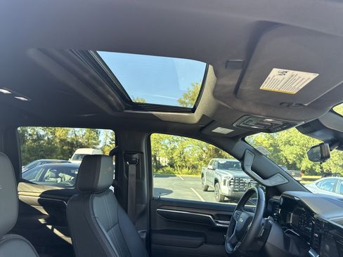 Used 2024 Chevrolet Silverado 1500 High Country image 39