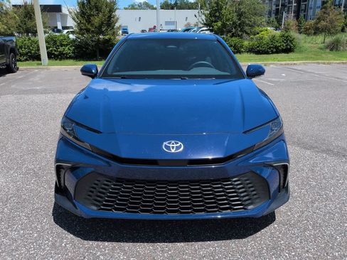 Used 2026 Toyota Camry SE FWD image 9