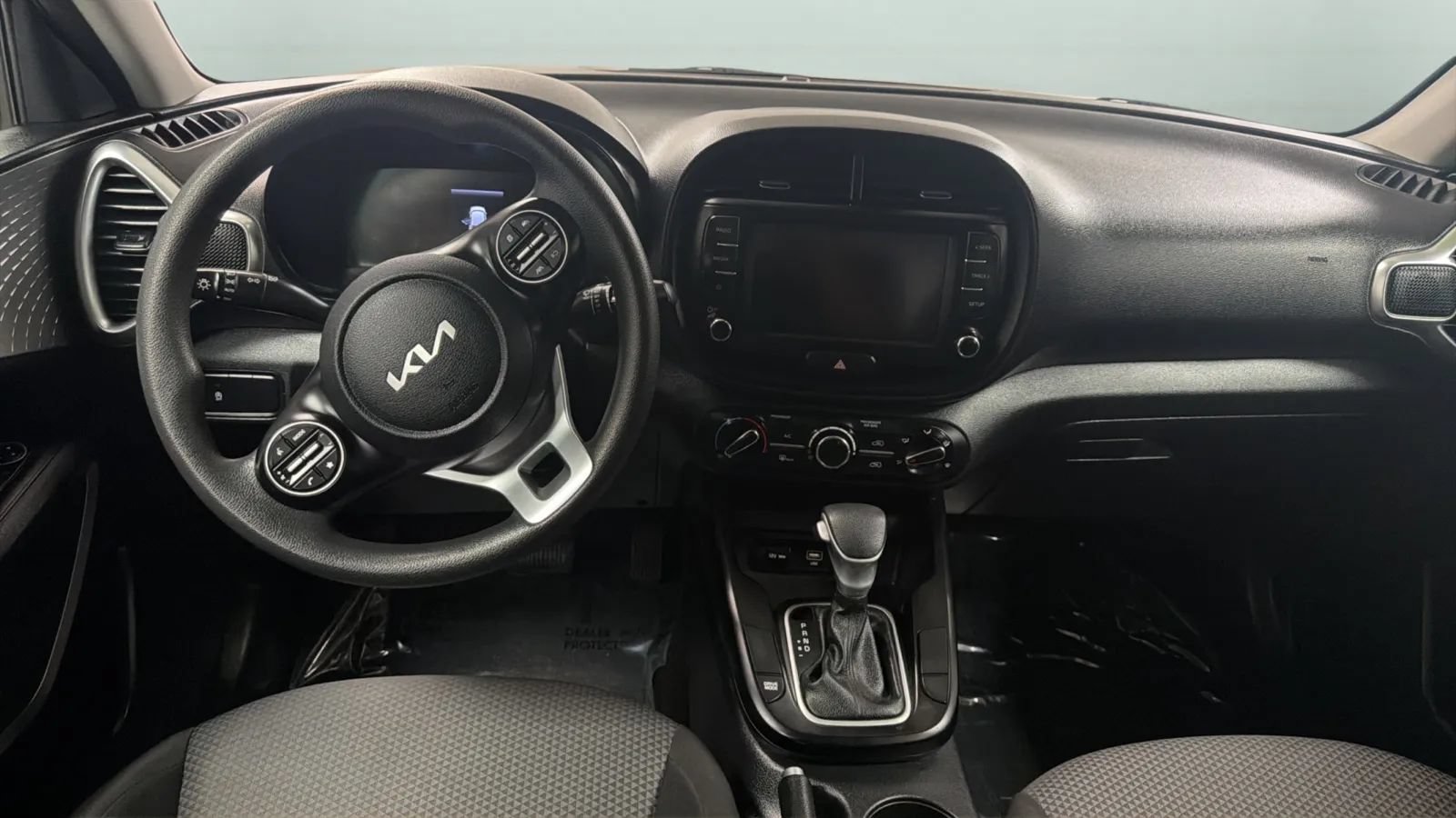 Used 2023 Kia Soul LX w/ Option Group 015 FWD image 10