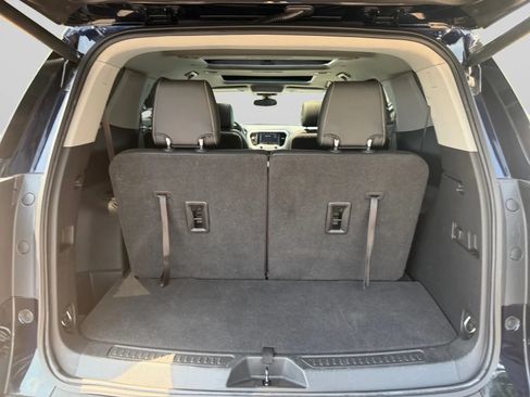 Used 2021 GMC Acadia SLT w/ LPO, Floor Liner Package FWD image 26