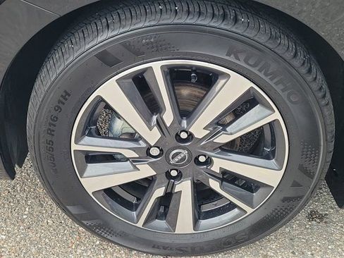 Certified 2025 Nissan Versa SV w/ Trunk Package FWD image 8