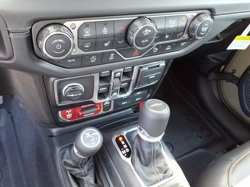 New 2026 Jeep Gladiator Willys AWD/4WD image 14