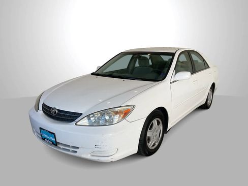 Used 2002 Toyota Camry LE image 1