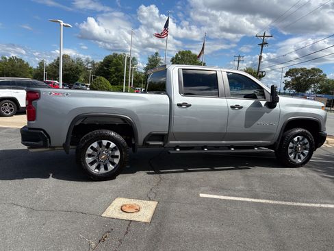 Used 2026 Chevrolet Silverado 2500 Custom AWD/4WD image 5