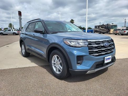 New 2026 Ford Explorer Active RWD image 18