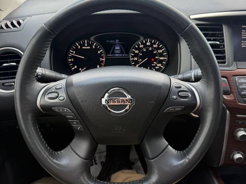 Used 2017 Nissan Pathfinder Platinum w/ Cargo Package AWD/4WD image 14