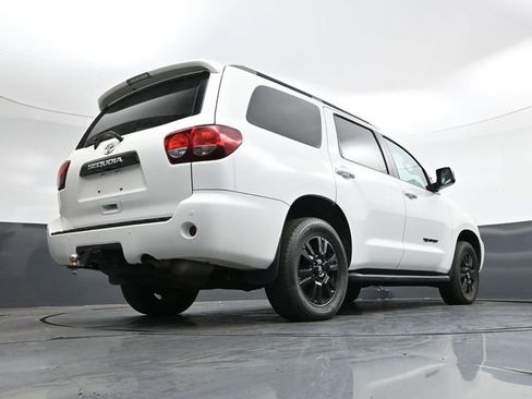 Used 2018 Toyota Sequoia TRD Sport image 31