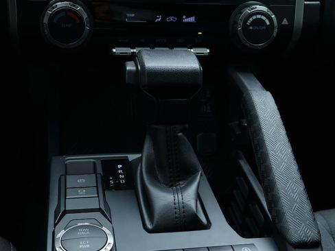 Used 2024 Toyota Tacoma SR5 RWD image 17