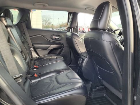 Used 2019 Jeep Cherokee Limited image 13