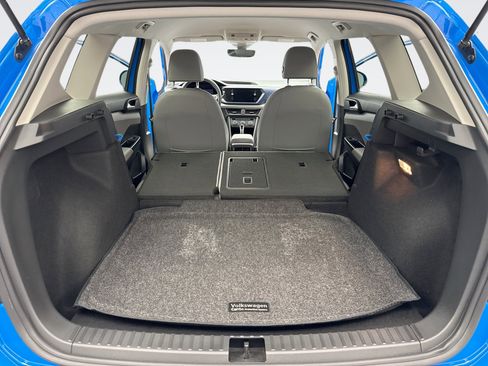 Used 2022 Volkswagen Taos SE w/ Driver Assistance Package image 22