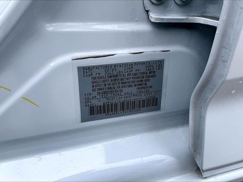 Used 2025 Nissan Sentra SV FWD image 33