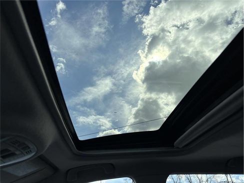 Used 2009 Pontiac Vibe GT image 15